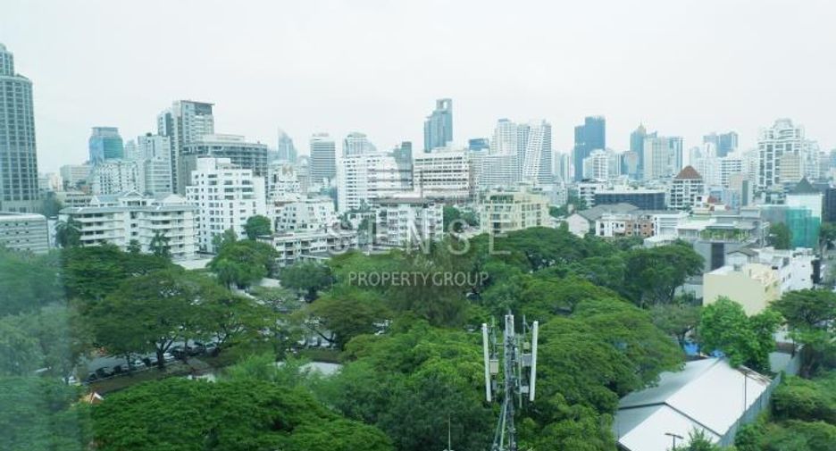 For rent 3 bedrooms condo in Pathum Wan, Bangkok
