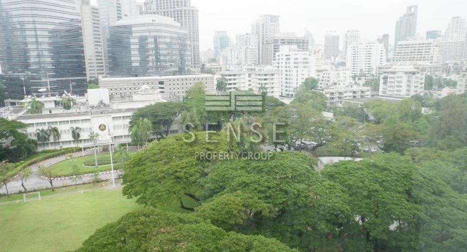 For rent 3 bedrooms condo in Pathum Wan, Bangkok