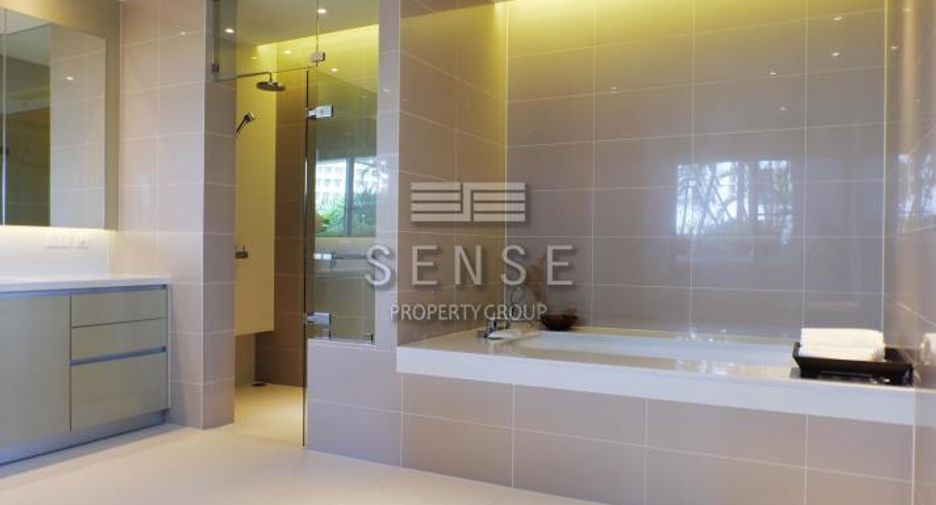 For rent 5 bedrooms condo in Sathon, Bangkok