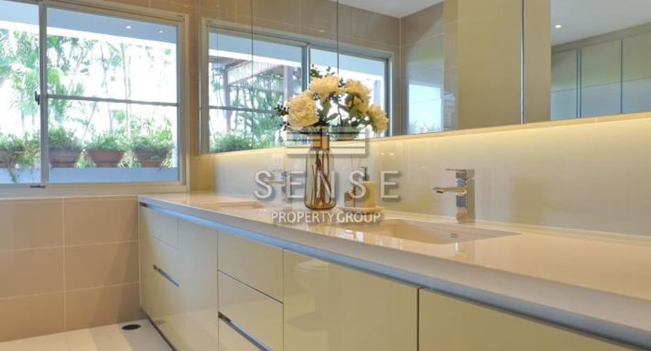 For rent 5 bedrooms condo in Sathon, Bangkok