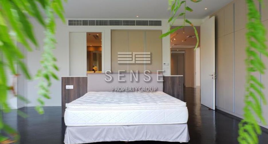 For rent 5 bedrooms condo in Sathon, Bangkok