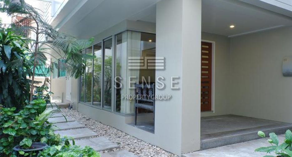 Casa en alquiler de 4 habitaciones en Khlong Toei, Bangkok