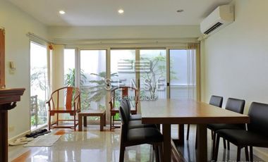 Casa en alquiler de 4 habitaciones en Khlong Toei, Bangkok