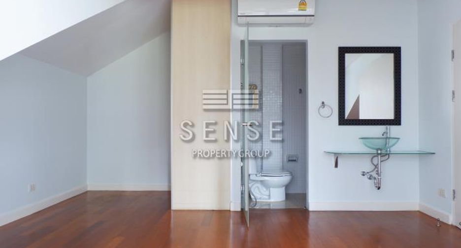Casa en alquiler de 4 habitaciones en Khlong Toei, Bangkok