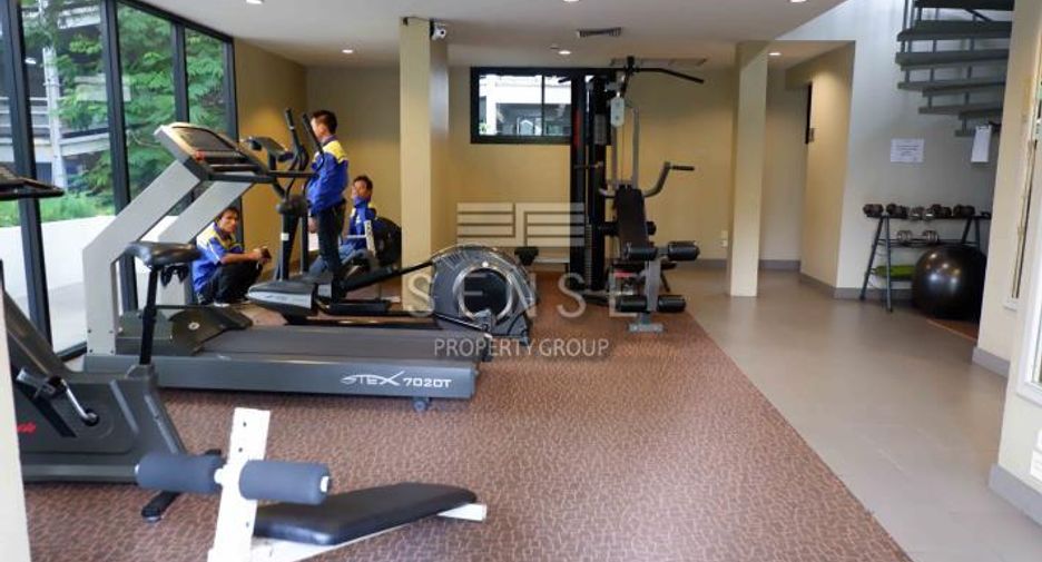 For rent 3 bedrooms condo in Pathum Wan, Bangkok