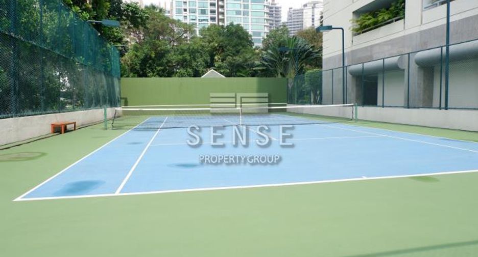 For rent 3 bedrooms condo in Pathum Wan, Bangkok