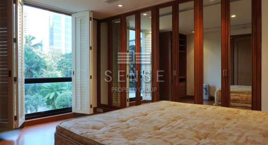 For rent 3 bedrooms condo in Pathum Wan, Bangkok