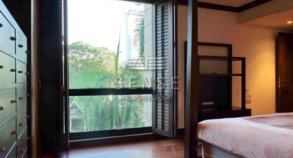 For rent 3 bedrooms condo in Pathum Wan, Bangkok