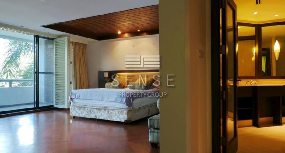 For rent 3 bedrooms condo in Pathum Wan, Bangkok