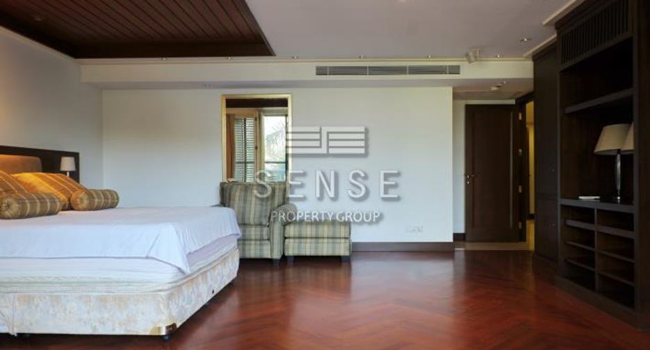 For rent 3 bedrooms condo in Pathum Wan, Bangkok