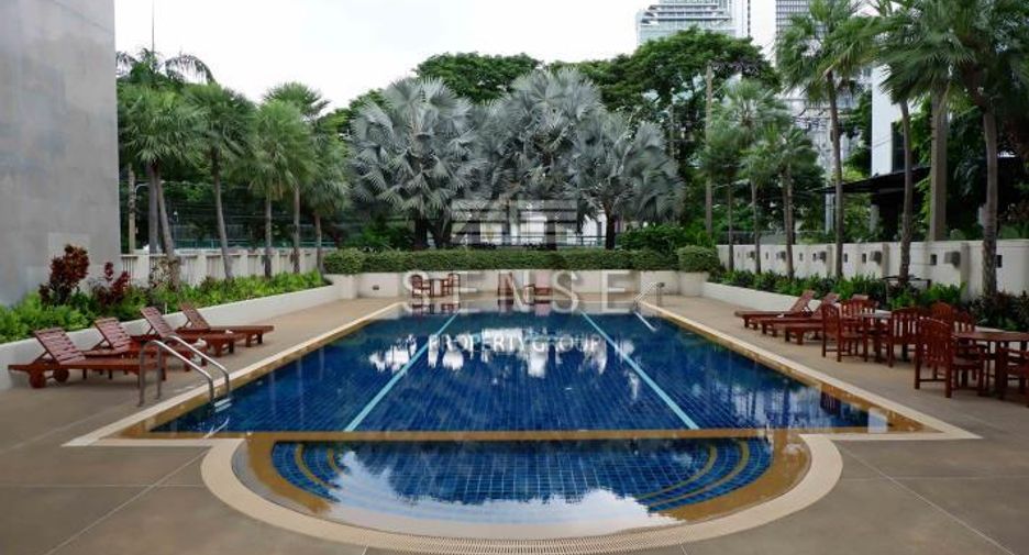 For rent 3 bedrooms condo in Pathum Wan, Bangkok