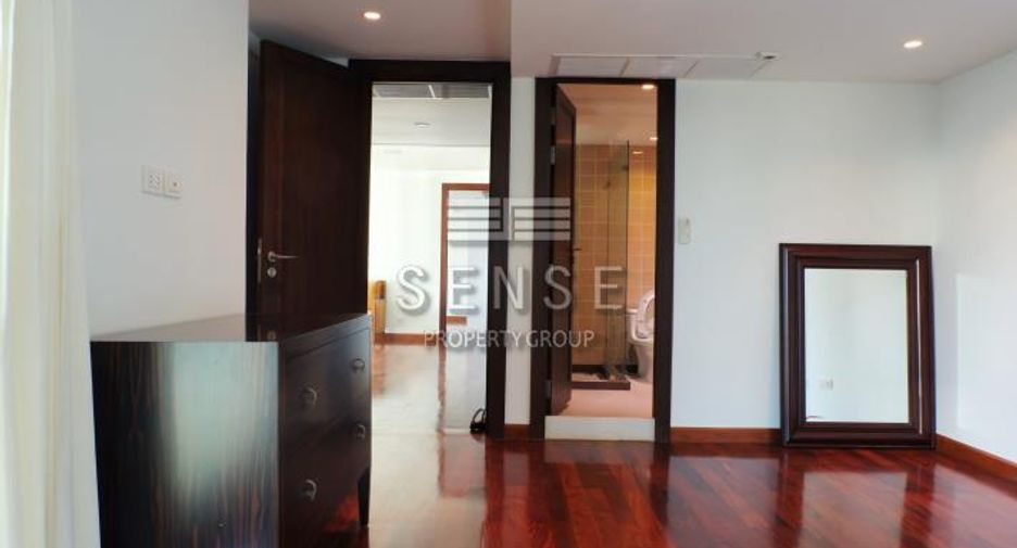 Wohnung zur Miete mit 4 Zimmer in Pathum Wan, Bangkok