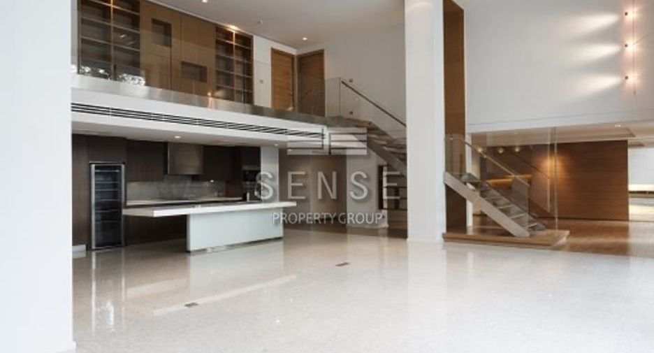 For sale 4 bedrooms condo in Khlong Toei, Bangkok