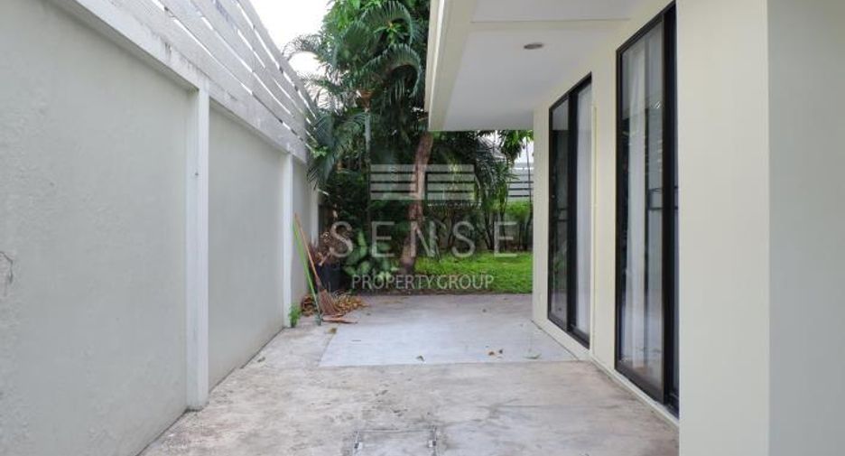 Casa en alquiler de 3 habitaciones en Watthana, Bangkok