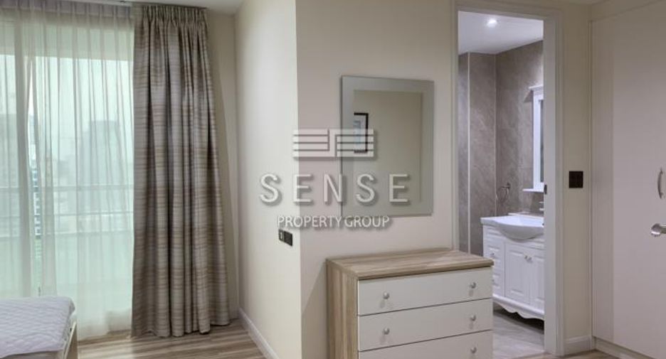 For rent 4 bedrooms condo in Khlong Toei, Bangkok