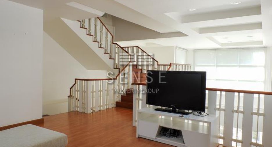For rent 4 bedrooms townhouse in Khlong Toei, Bangkok
