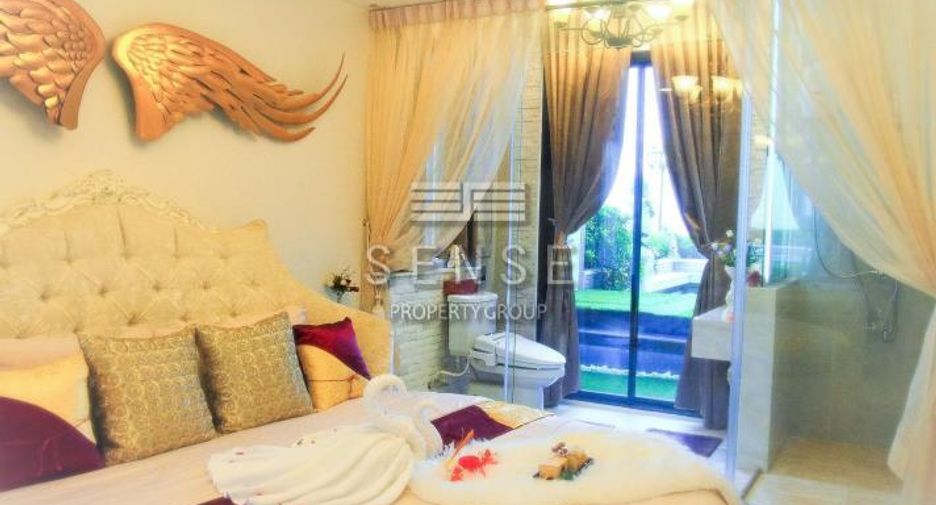 For sale 3 bedrooms condo in Watthana, Bangkok