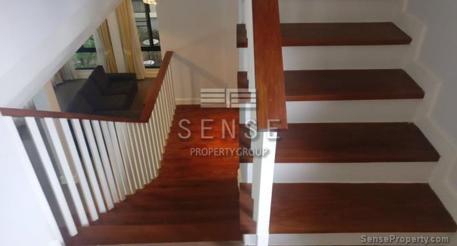 For rent 4 bedrooms house in Khlong Toei, Bangkok