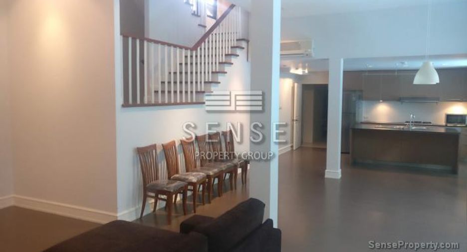 For rent 4 bedrooms house in Khlong Toei, Bangkok