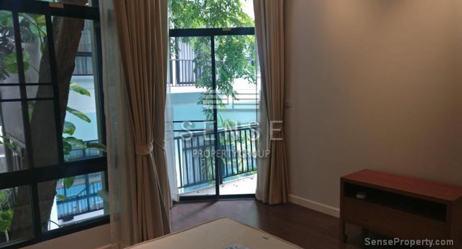 For rent 4 bedrooms house in Khlong Toei, Bangkok