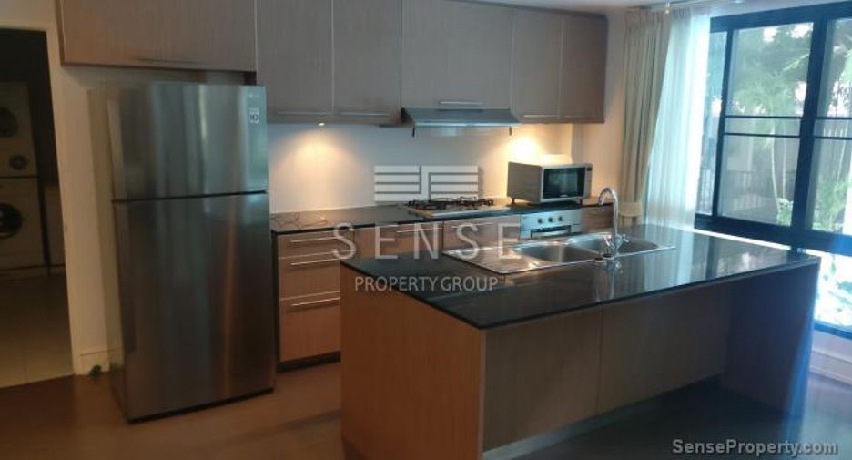 For rent 4 bedrooms house in Khlong Toei, Bangkok