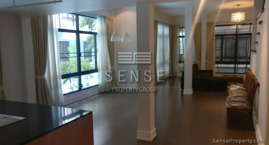 For rent 4 bedrooms house in Khlong Toei, Bangkok