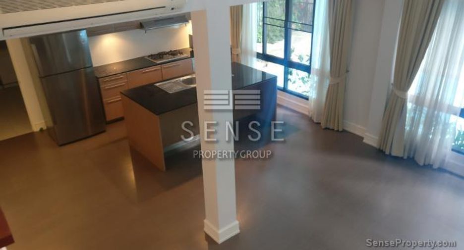 For rent 4 bedrooms house in Khlong Toei, Bangkok
