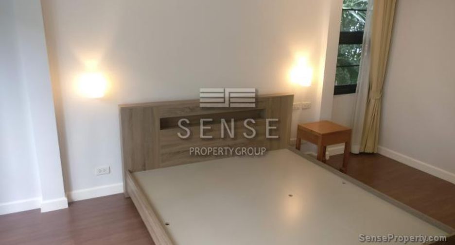 For rent 4 bedrooms house in Khlong Toei, Bangkok