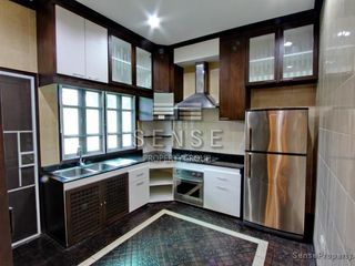 Haus zur Miete mit 4 Zimmer in Watthana, Bangkok