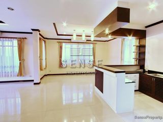 Haus zur Miete mit 4 Zimmer in Watthana, Bangkok