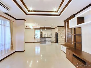 Haus zur Miete mit 4 Zimmer in Watthana, Bangkok