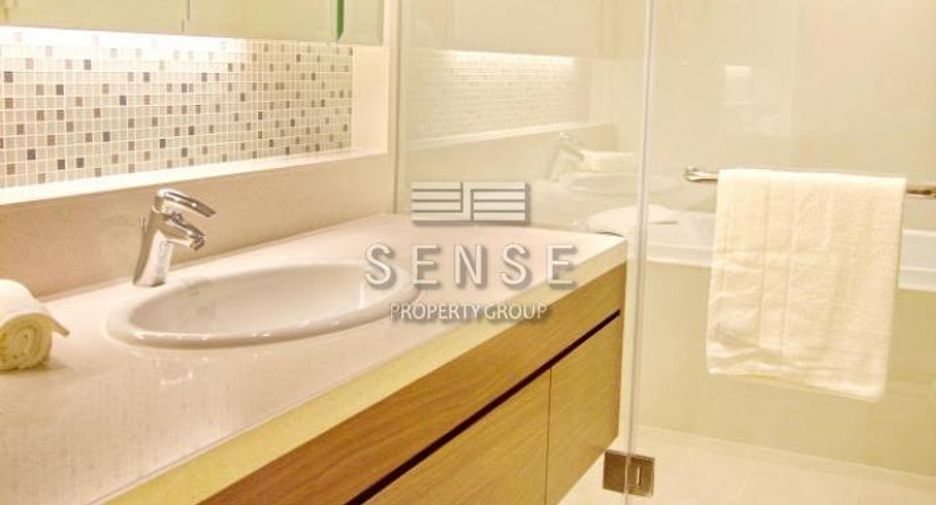 For rent 3 bedrooms condo in Khlong Toei, Bangkok