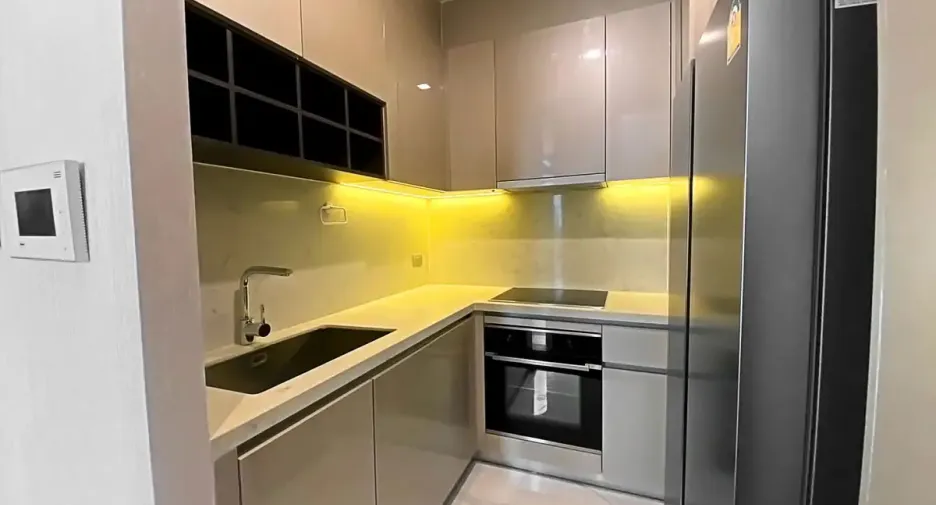 For rent そして for sale 2 ベッドルーム condo in Khlong Toei, Bangkok