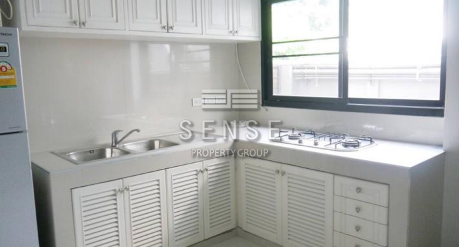 For rent 3 bedrooms house in Khlong Toei, Bangkok