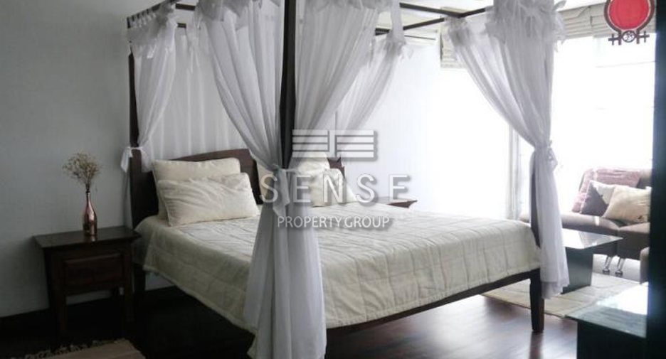 For rent 3 bedrooms house in Khlong Toei, Bangkok