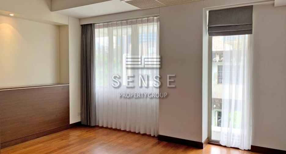 For rent 3 bedrooms condo in Pathum Wan, Bangkok