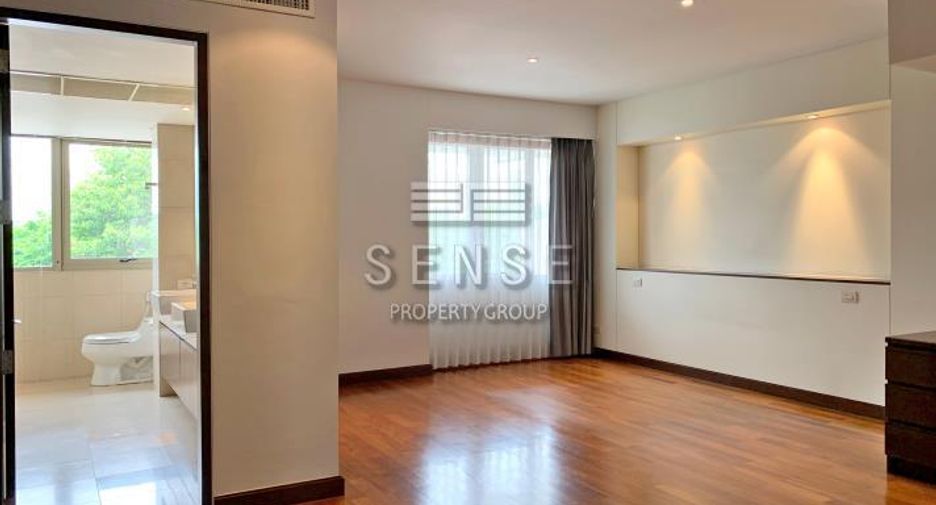 For rent 3 bedrooms condo in Pathum Wan, Bangkok