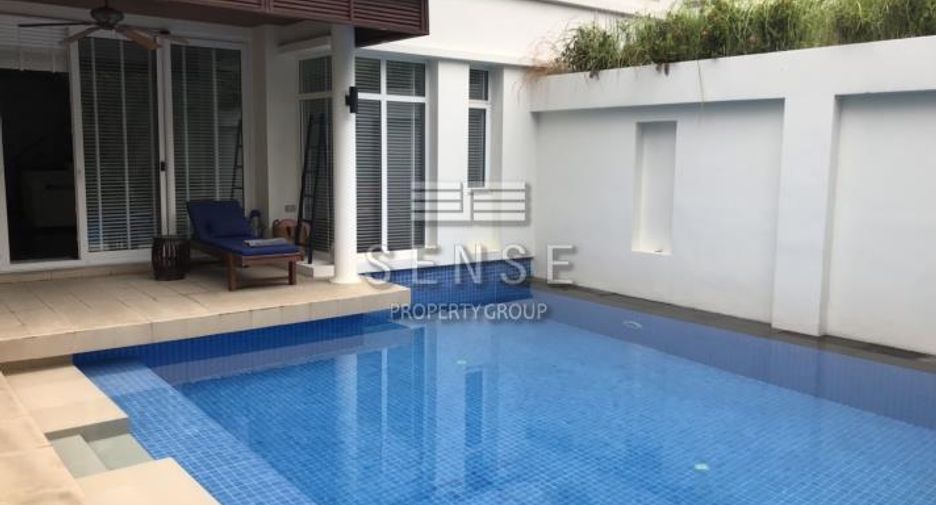 Haus zur Miete mit 4 Zimmer in Watthana, Bangkok