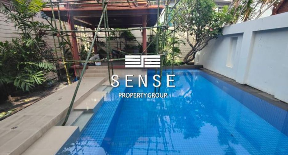 Haus zur Miete mit 4 Zimmer in Watthana, Bangkok