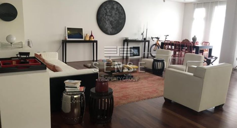 Haus zur Miete mit 4 Zimmer in Watthana, Bangkok
