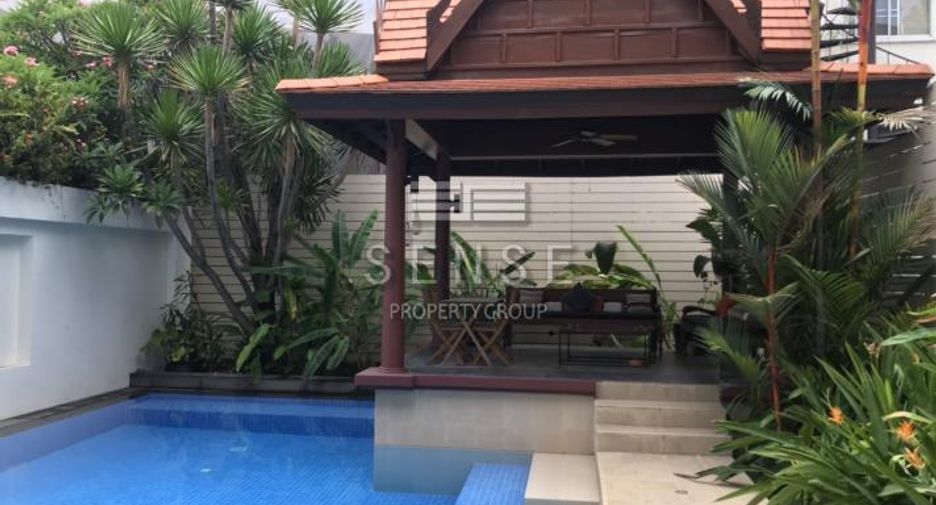 Haus zur Miete mit 4 Zimmer in Watthana, Bangkok