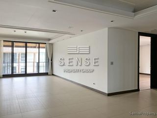 For rent 4 bedrooms condo in Watthana, Bangkok