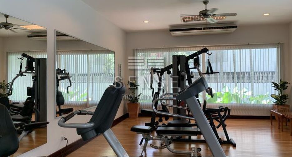 For rent 3 bedrooms condo in Yan Nawa, Bangkok