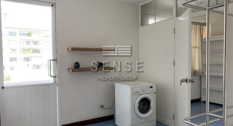 For rent 3 bedrooms condo in Yan Nawa, Bangkok