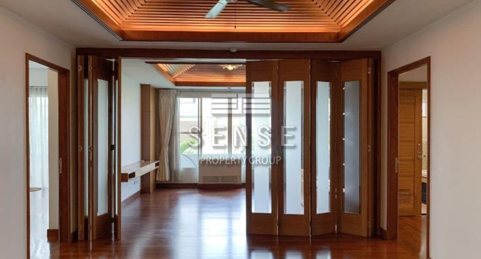 For rent 3 bedrooms condo in Yan Nawa, Bangkok