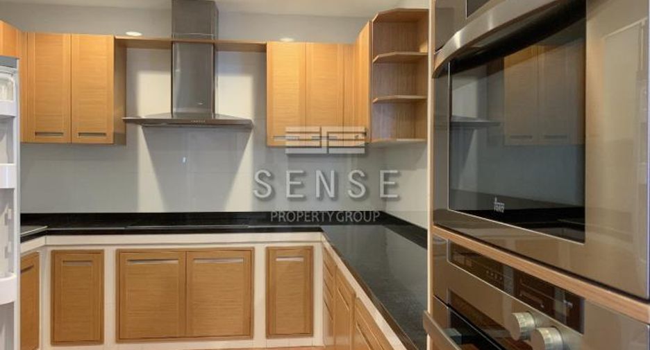 For rent 3 bedrooms condo in Yan Nawa, Bangkok