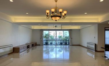 For rent 3 bedrooms condo in Yan Nawa, Bangkok