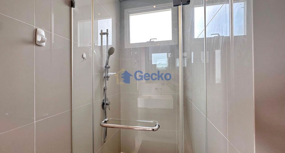 For sale 2 bedrooms condo in Jomtien, Pattaya