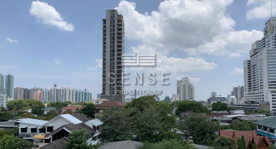 For rent 4 bedrooms condo in Yan Nawa, Bangkok