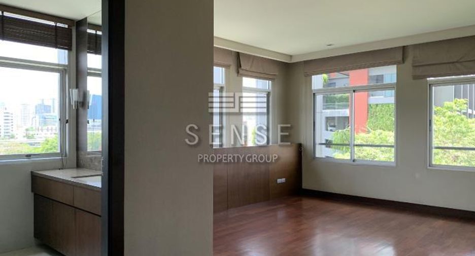 For rent 4 bedrooms condo in Yan Nawa, Bangkok